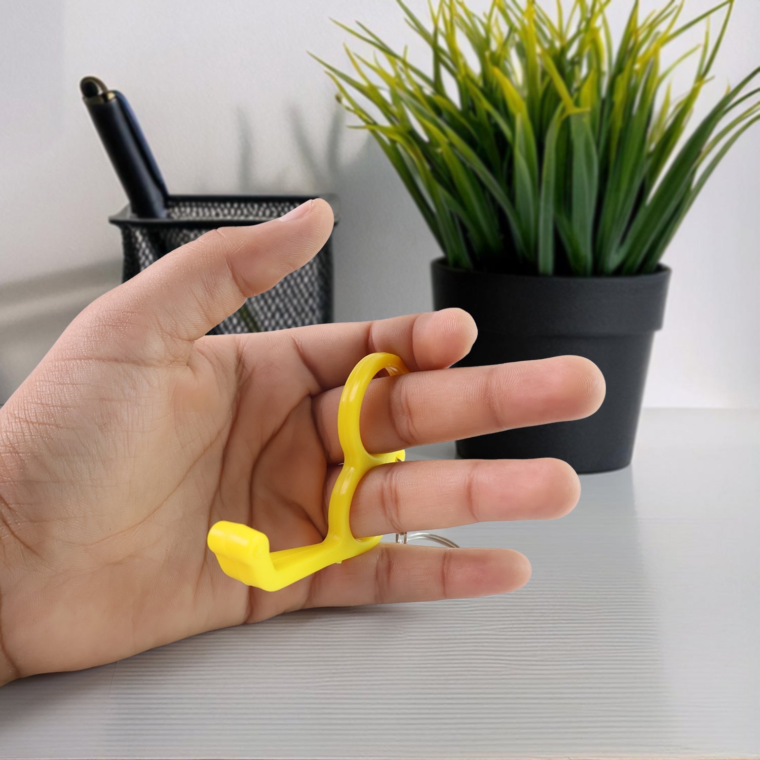 Clasp Stand Pocket-Size Phone Stand Keyring