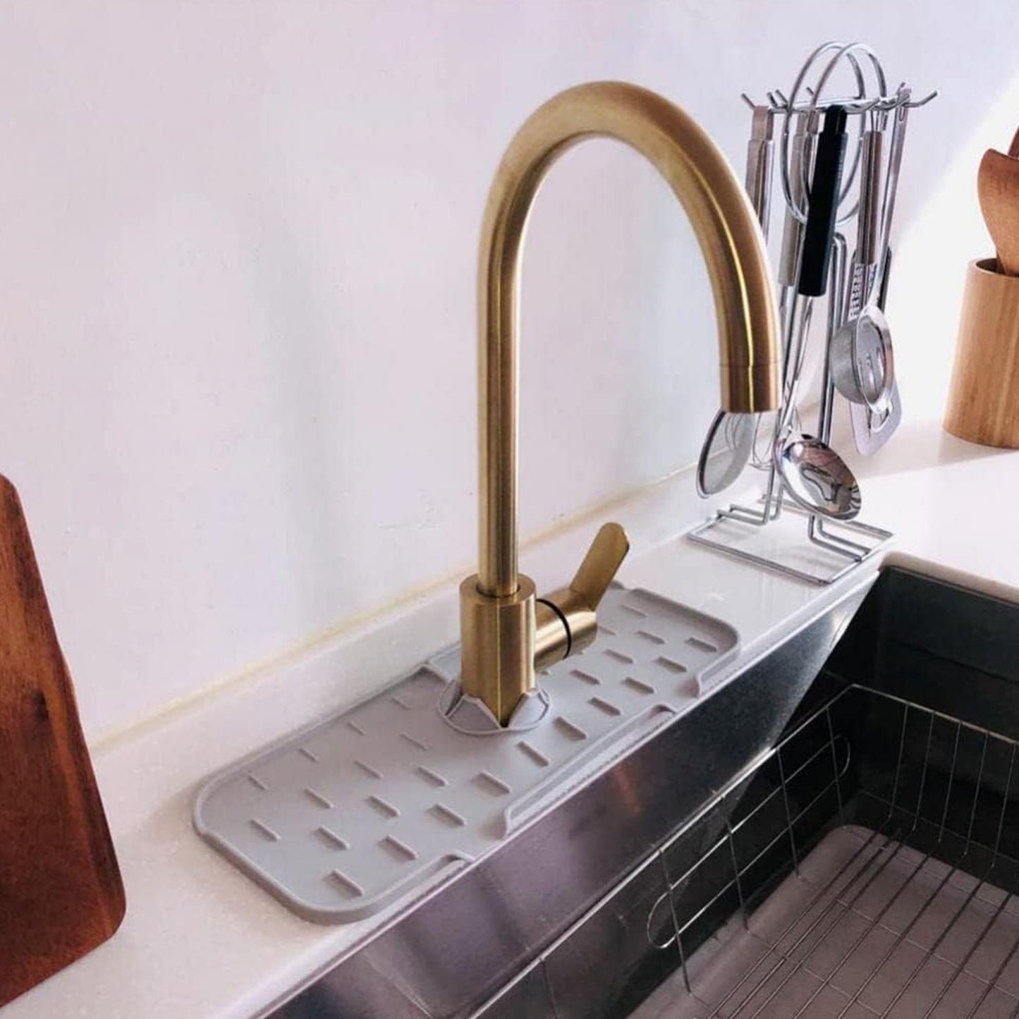 Silicone Faucet Splash Guard Pad for Kitchen & Bathroom Sink (1 Pc / Mix Design & Size)